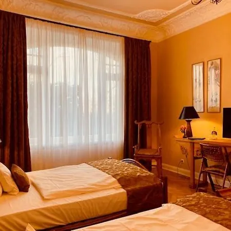 Miramar Hotel 3*