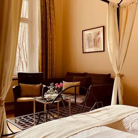 Miramar Hotel