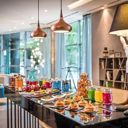 Le Meridien Hotel
