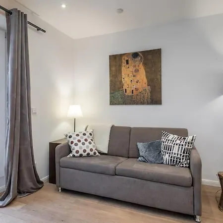 Appartement Charming Close To Heart Of