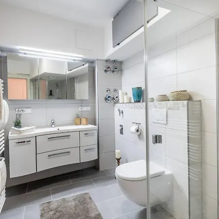 Charming Close To Heart Of Appartement