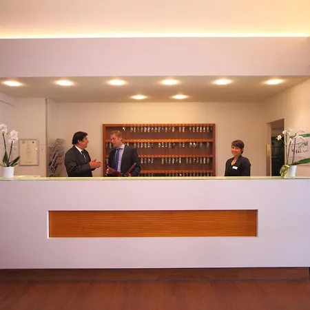 Hotel Alster-hof 3*