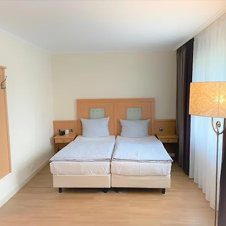 Park Am Berliner Tor 4*
