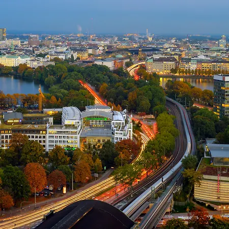 Radisson Blu Hotel, Szálloda