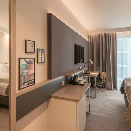 - - Berliner Tor By Ihg Amburgo