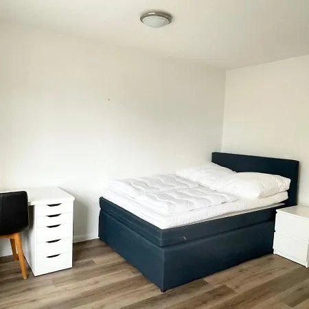 Zentrale Mit 3 Schlafzimmer Fuer Bis Zu 9 Personen Apartment *