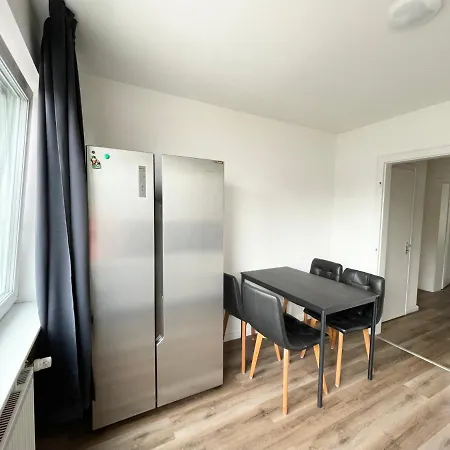 Zentrale Mit 3 Schlafzimmer Fuer Bis Zu 9 Personen Hamburg