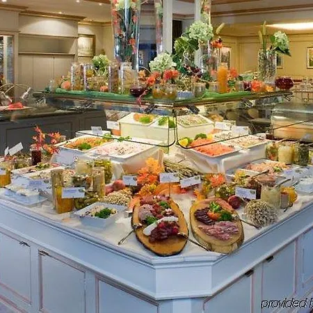 Hotel Courtyard By Marriott Airport 4*