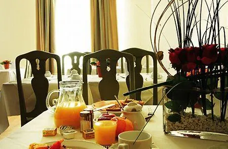 Continental Hauptbahnhof Hotel 3*