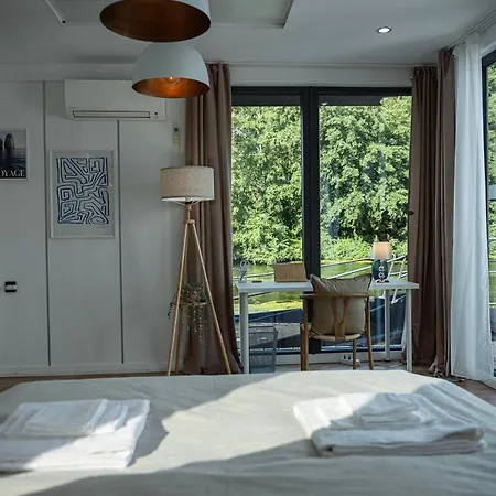 船屋 80qm Privates Hausboot In Hamburg-mitte 汉堡