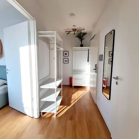 Urban Living - Floor *