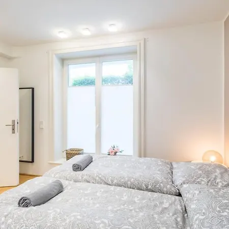 Modern Near Aussenalster Hamborg