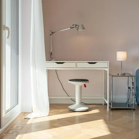 Appartement Cls Moderne City-wohnung Tiefgarage, Klimaanlage, 65 Zoll Smart-tv, E-laden, Balkon, Parken, Blick Ueber Hamburg, Cafe Im Haus, Bus Gegenueber, Flex Check In *