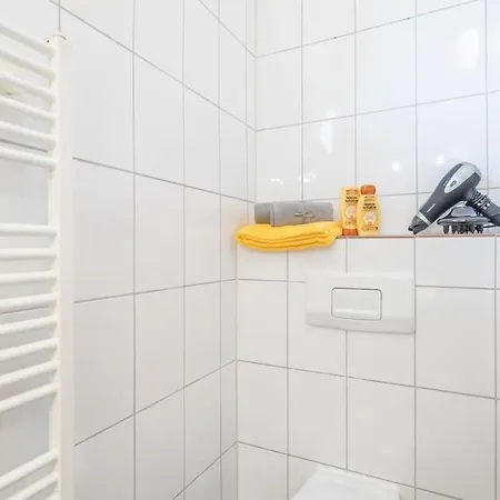 Apartment Beautiful 2 Bedroom Incl Parking Hamburg