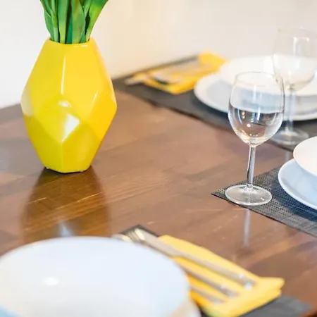 Apartment Beautiful 2 Bedroom Incl Parking Hamburg