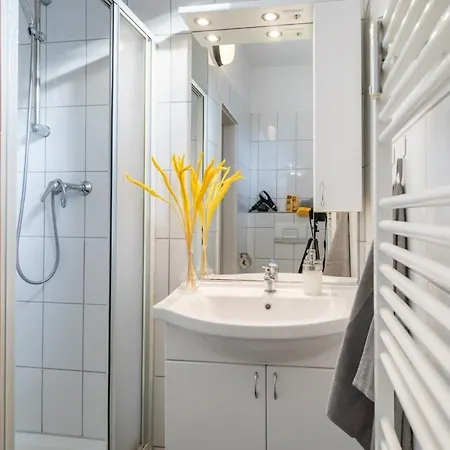 Beautiful 2 Bedroom Incl Parking * Hamburg