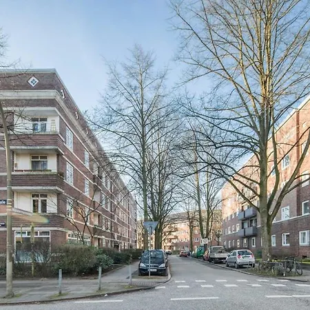 Spacious Two Br Close To Stadtpark And Street Parking Apartment