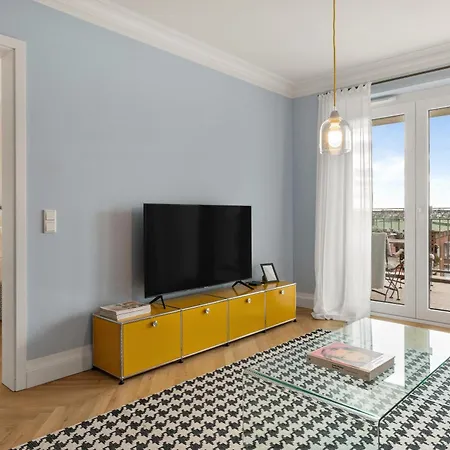 Apartament Cls Zentrale City-wohnung In Mit E-laden Und Tiefgarage, Klimaanlage, Wlan, Grosser Balkon, Blick Ueber Hamburg, Parkplatz, Cafe Im Haus, Bushaltestelle Direkt Gegenueber, Flex Check In Hamburg