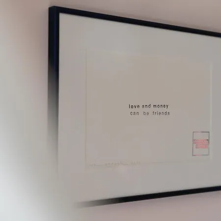 Appartement Cls Moderne City-wohnung Tiefgarage, Klimaanlage, 65 Zoll Smart-tv, E-laden, Balkon, Parken, Blick Ueber Hamburg, Cafe Im Haus, Bus Gegenueber, Flex Check In