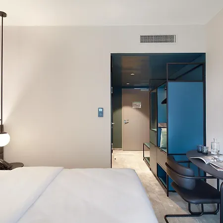 Novotel Station *