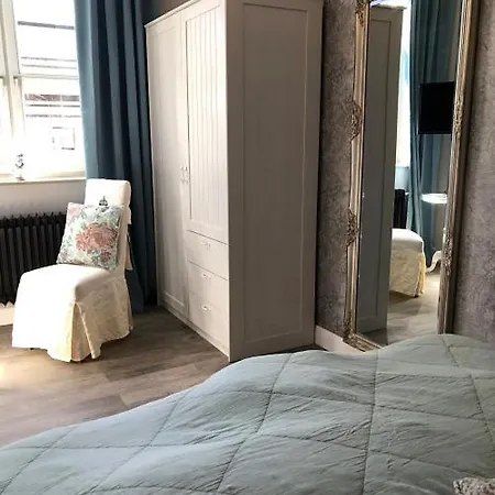 Apartment Alte Schule 22 Am Saseler Markt 2 Schlafzimmer & Baeder Hochwertig