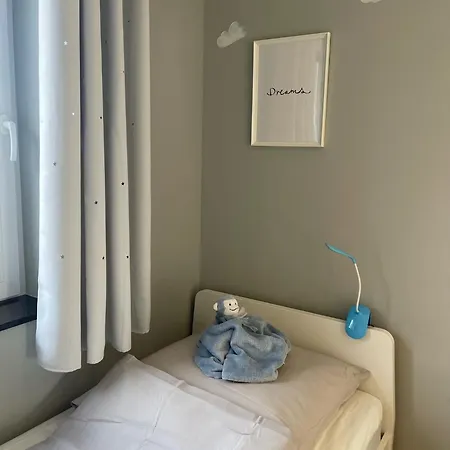 Inselsuites Finkennest Airbus Finkenkwerder 125 M2 Kamin Hamburg