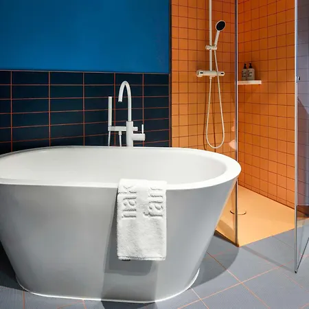 Hotel 25hours Hafencity 4*