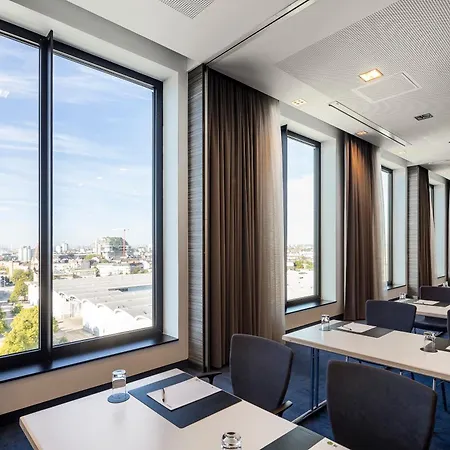Intercityhotel Dammtor-messe Hotel 4*