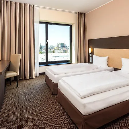 Intercityhotel Dammtor-messe Hotel 4*