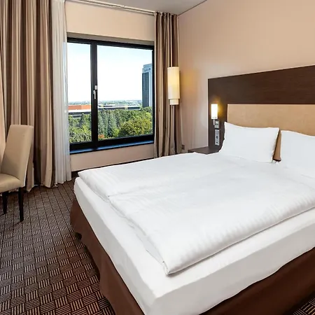 Intercityhotel Dammtor-messe 4*