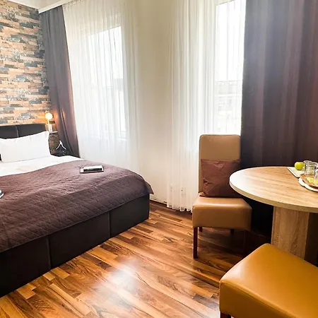 Condor Hotel