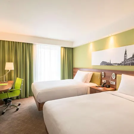 Hotel Hampton By Hilton Centre 3*