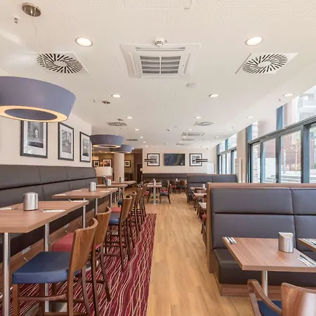 Hotel Hampton By Hilton Centre