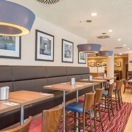 Hotel Hampton By Hilton Centre 3*
