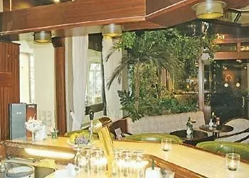 Senator فندق 4*