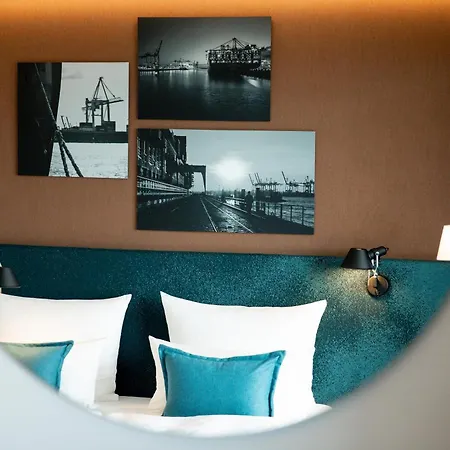 One Hamburg-fleetinsel