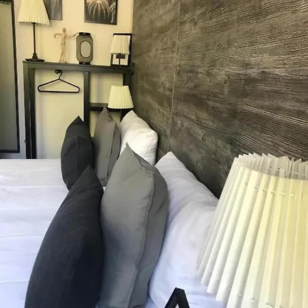 Hamburg Room 2* Гамбург