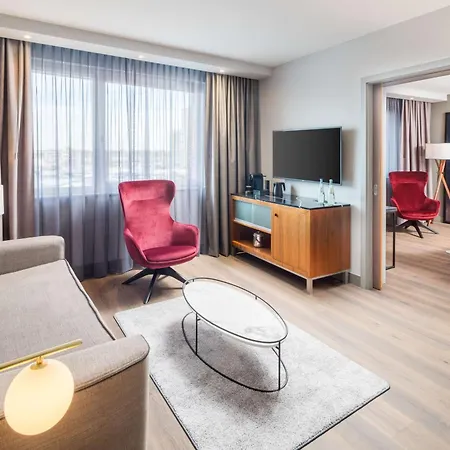 Hotel Radisson Blu Hotel, Airport 4*