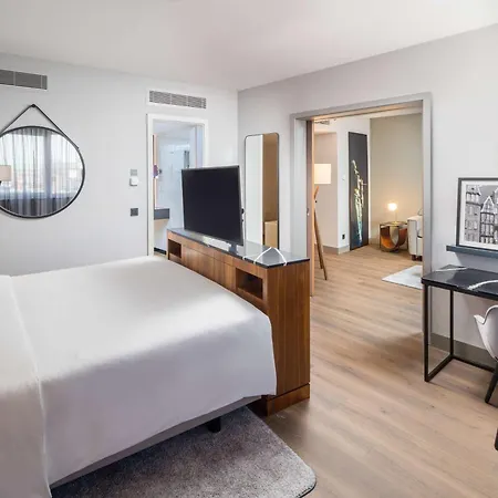 Radisson Blu Hotel, Airport