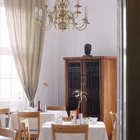 Hotel Fresena Im Dammtorpalais 3*