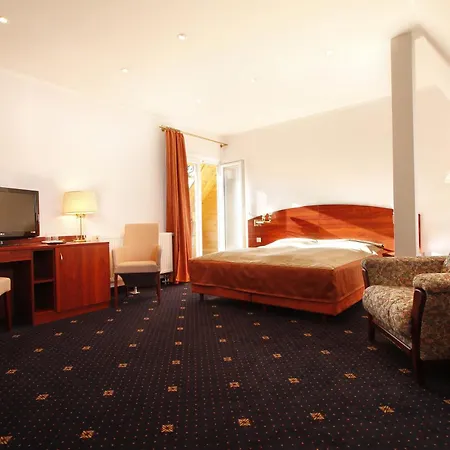 Hotel Preuss Im Dammtorpalais 3*