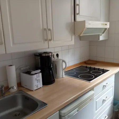 Apartment Center 8 *