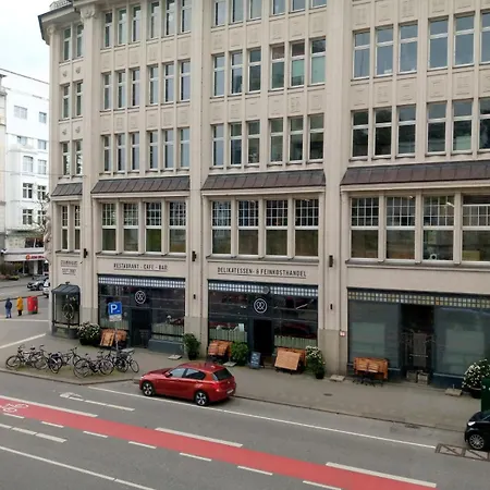 Center 8 Hamburg