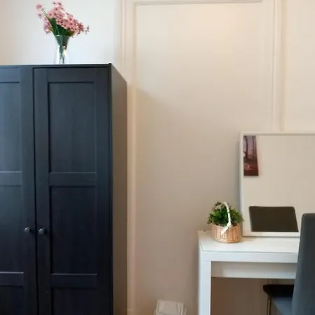 Apartment Center 8 *