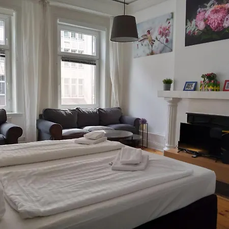 Apartment Center 8
