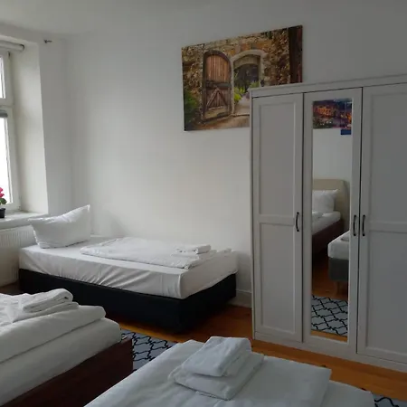 Apartment Center 8 *