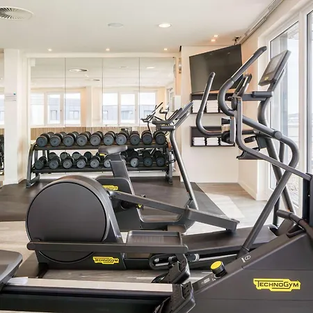 Ξενοδοχείο Radisson Blu Hotel, Airport 4*