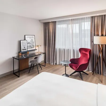 Hotel Radisson Blu Hotel, Airport