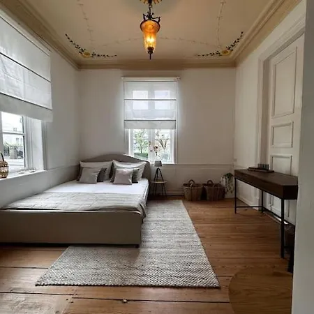 Apartment Privates In Mit Blick Auf Elbe Hamburg