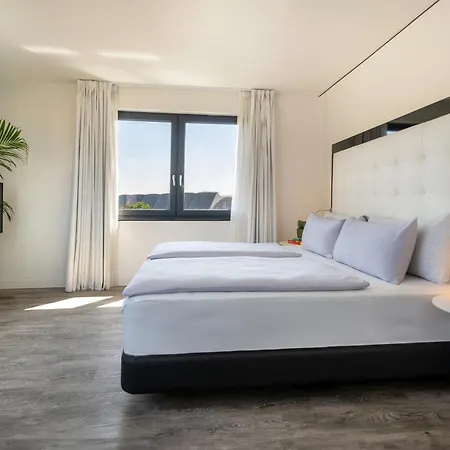 Innside By Melia Hafen Hotel 4*